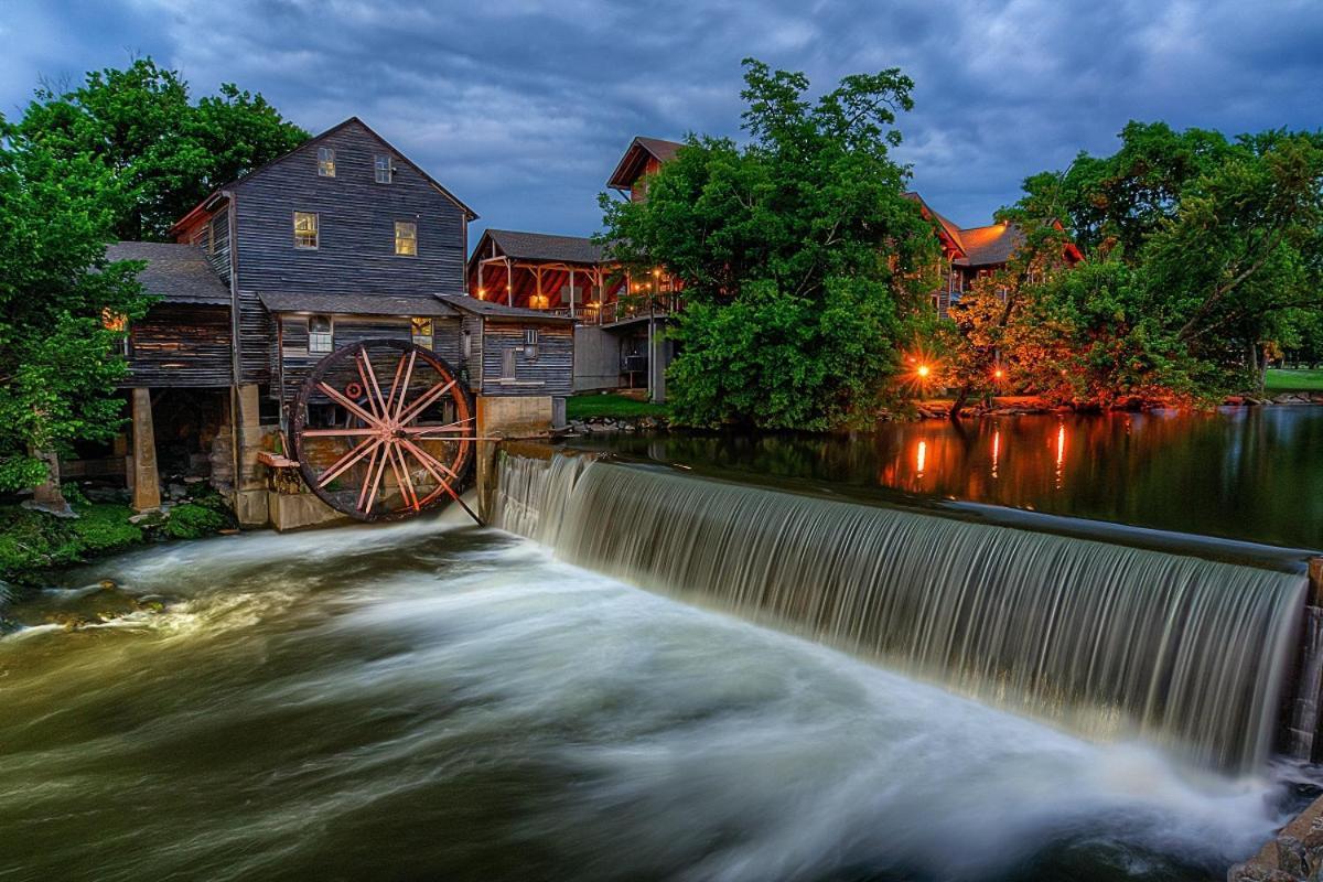 Whispering Winds, Hot Tub, Game Room, Wifi, 1089 Free Tickets Each Paid Day, Dollywood And More جاتلينبرج المظهر الخارجي الصورة