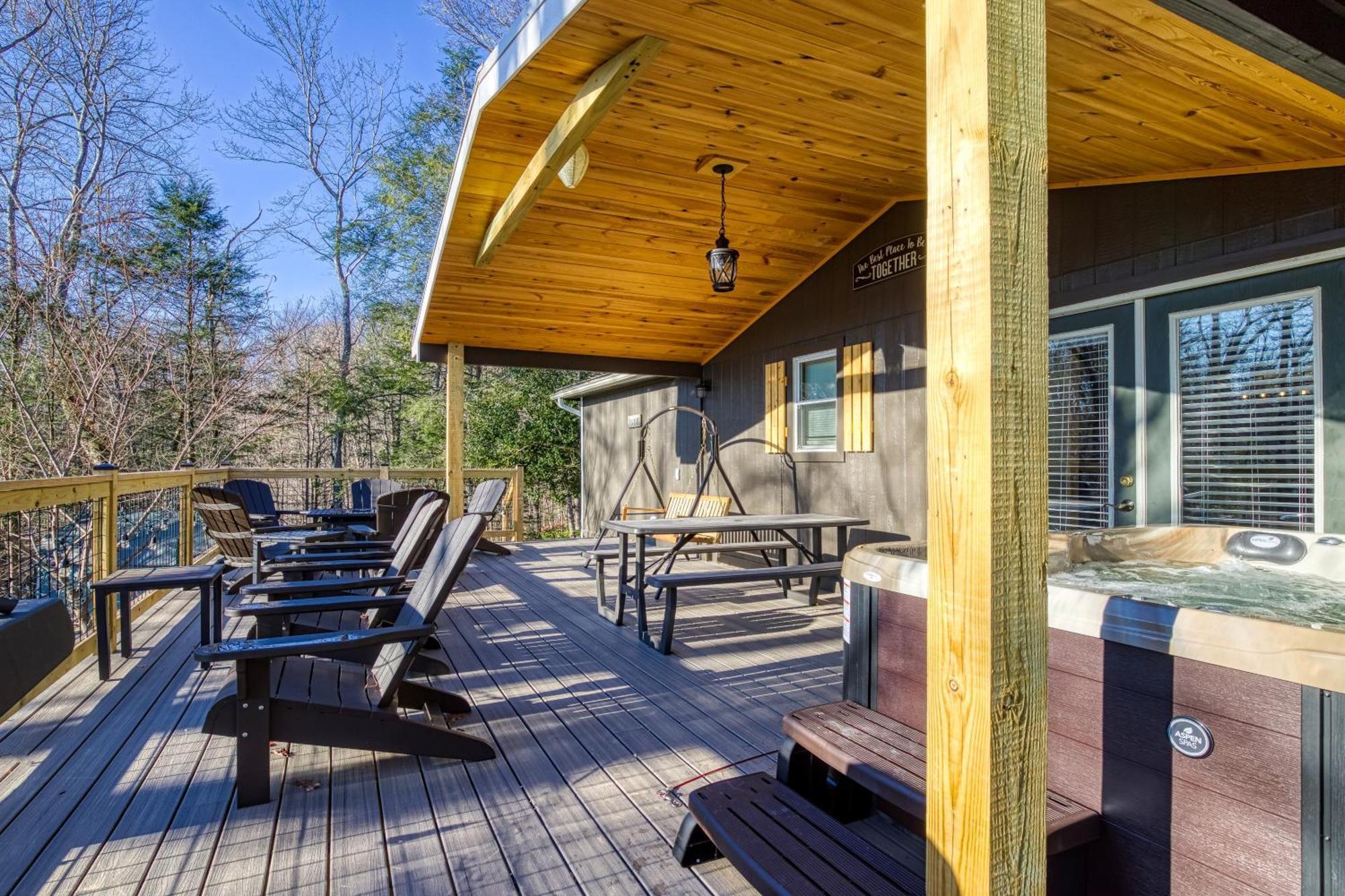 Whispering Winds, Hot Tub, Game Room, Wifi, 1089 Free Tickets Each Paid Day, Dollywood And More جاتلينبرج المظهر الخارجي الصورة