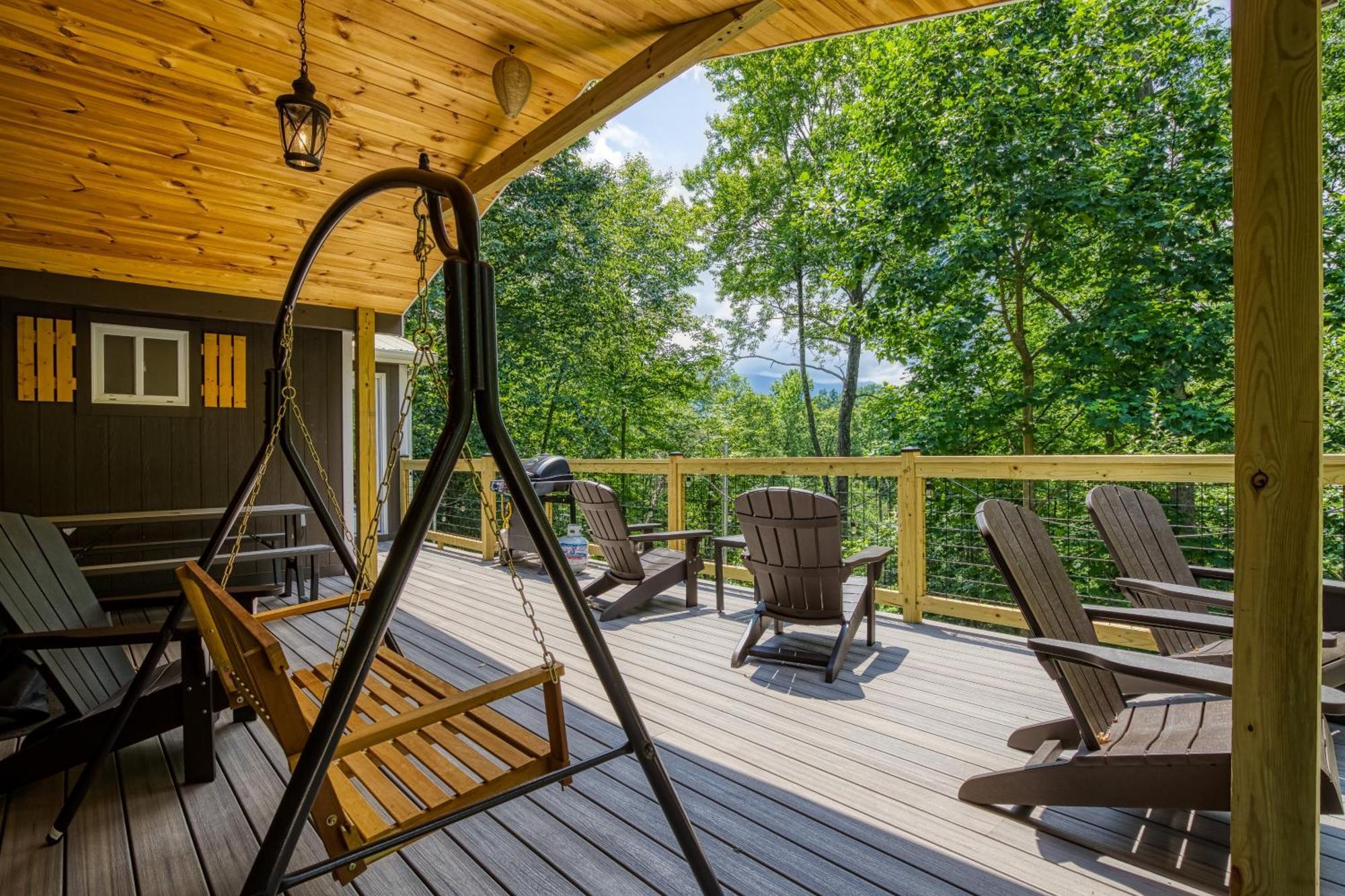 Whispering Winds, Hot Tub, Game Room, Wifi, 1089 Free Tickets Each Paid Day, Dollywood And More جاتلينبرج المظهر الخارجي الصورة